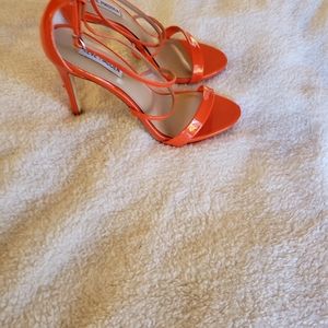 Sophisticated, feminine heel.